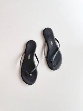 TKEES Lily Liners Black Leather Round Toe Thong Flip Flops, Size 6/37